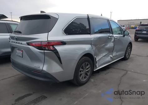 2021 Toyota Sienna Le z USA, uszkodzony, nr VIN 5TDKRKEC1MS043892
